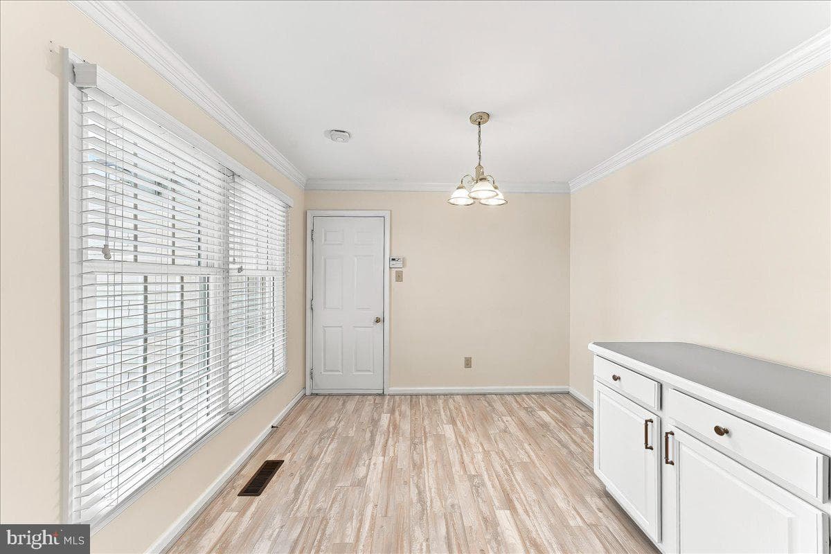 402 Sumner Way photo 4