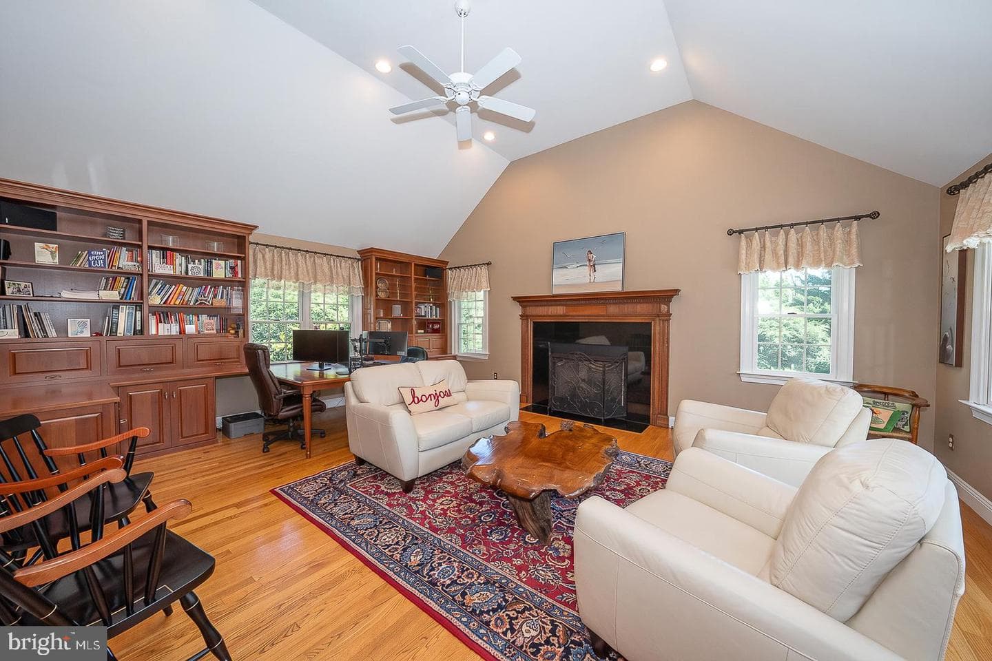 614 Thorncroft Drive photo 18
