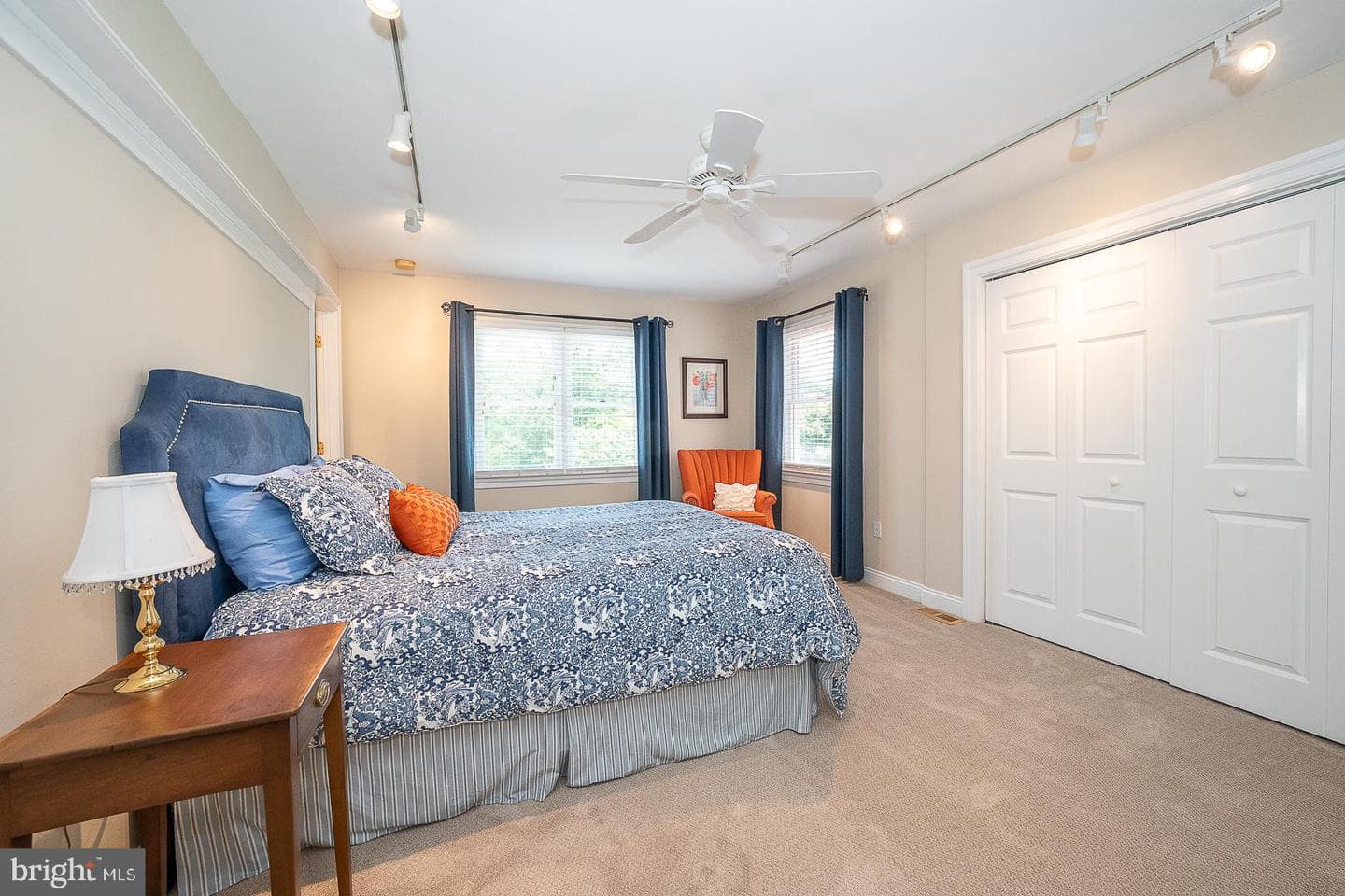 614 Thorncroft Drive photo 32