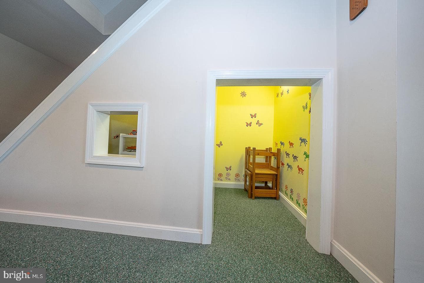 614 Thorncroft Drive photo 41