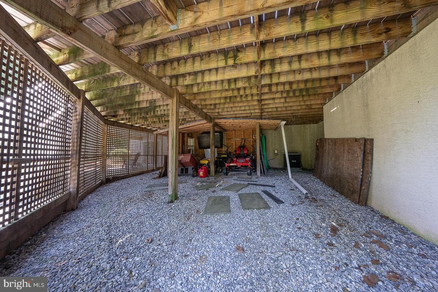 614 Thorncroft Drive photo 43
