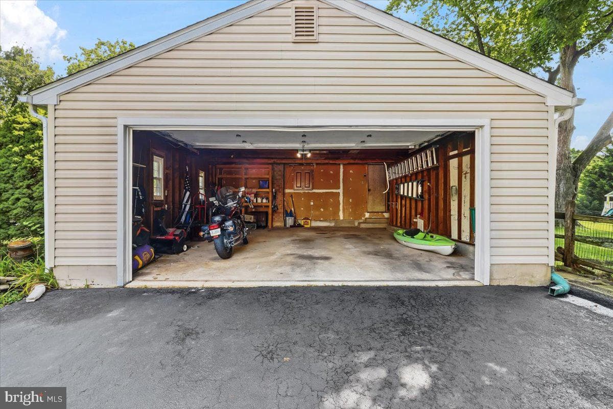 1532 Anne Drive photo 35
