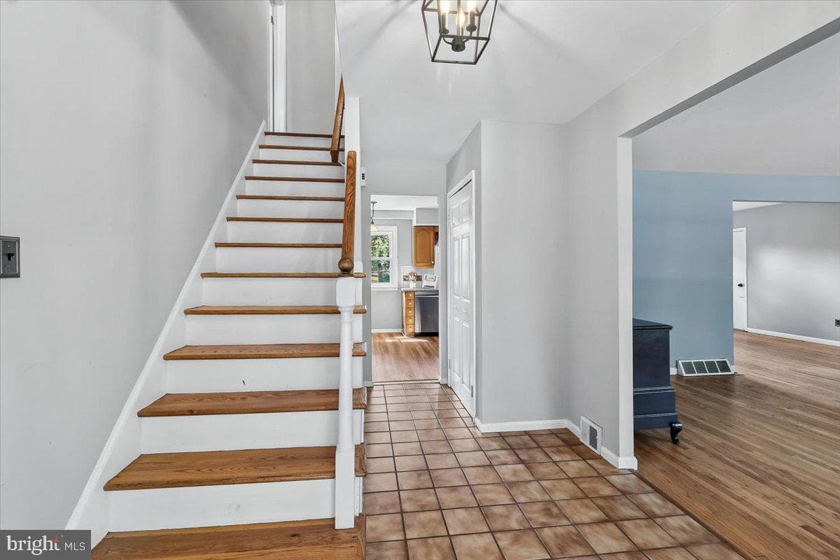 1532 Anne Drive photo 4