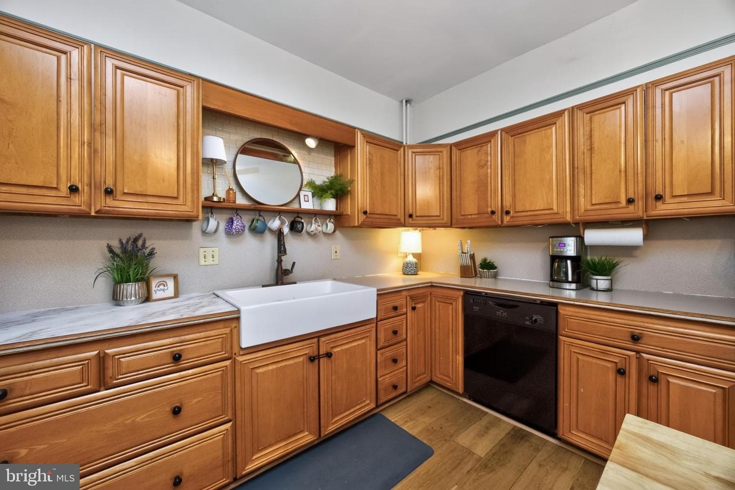 20 W Barnard Street photo 11