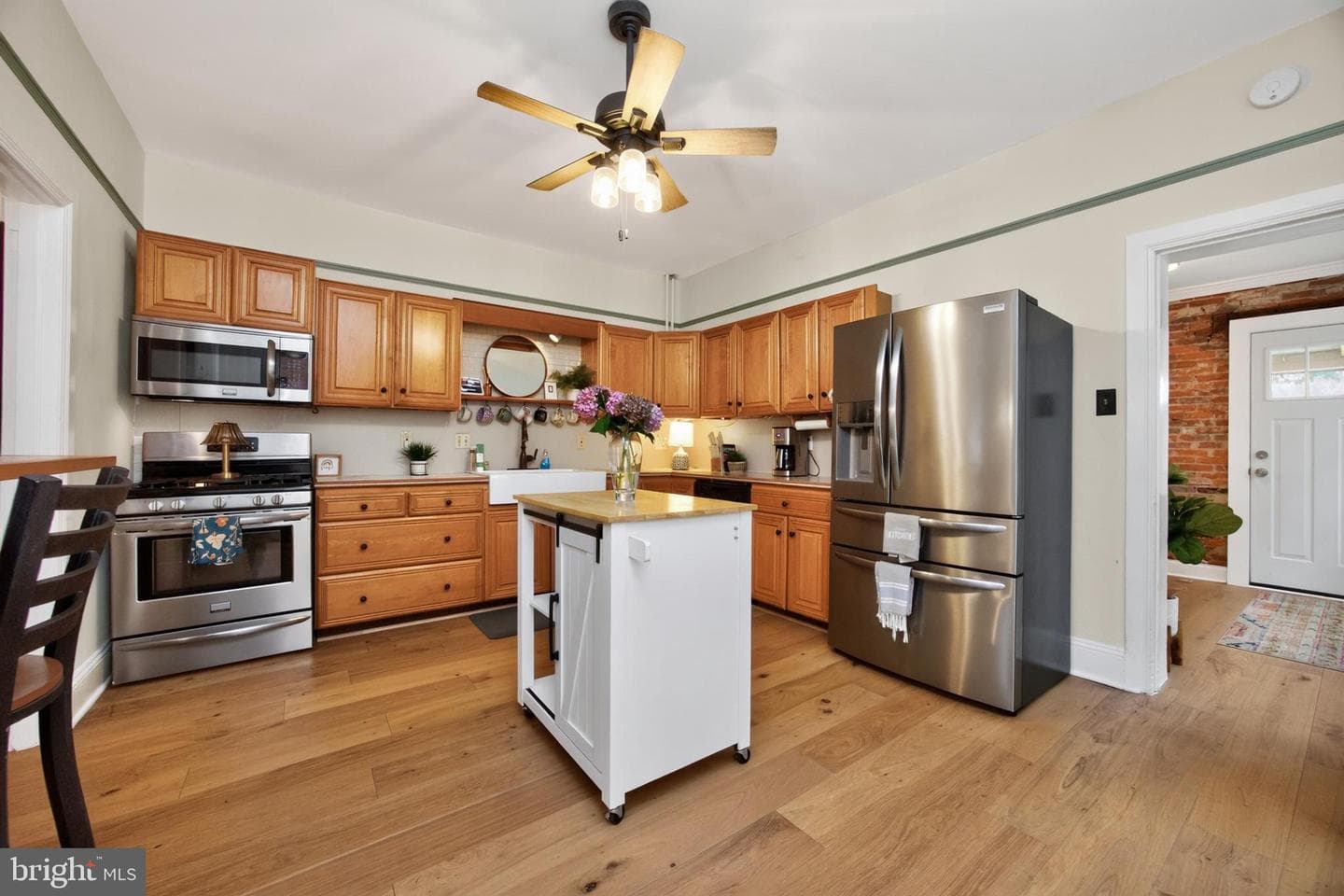 20 W Barnard Street photo 12