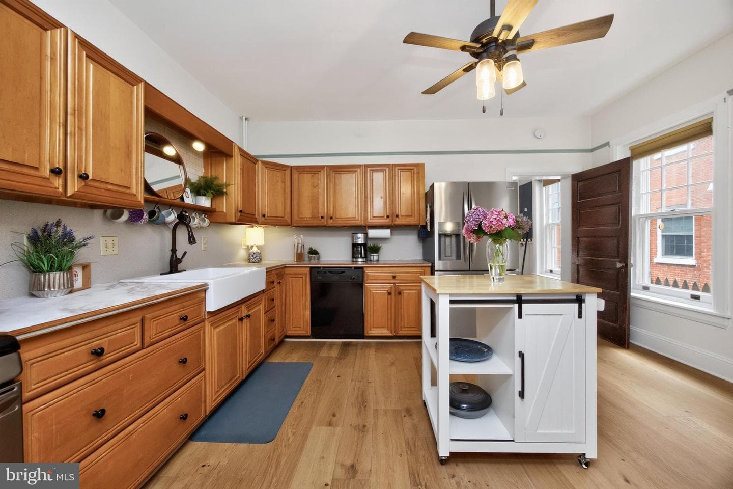 20 W Barnard Street photo 17