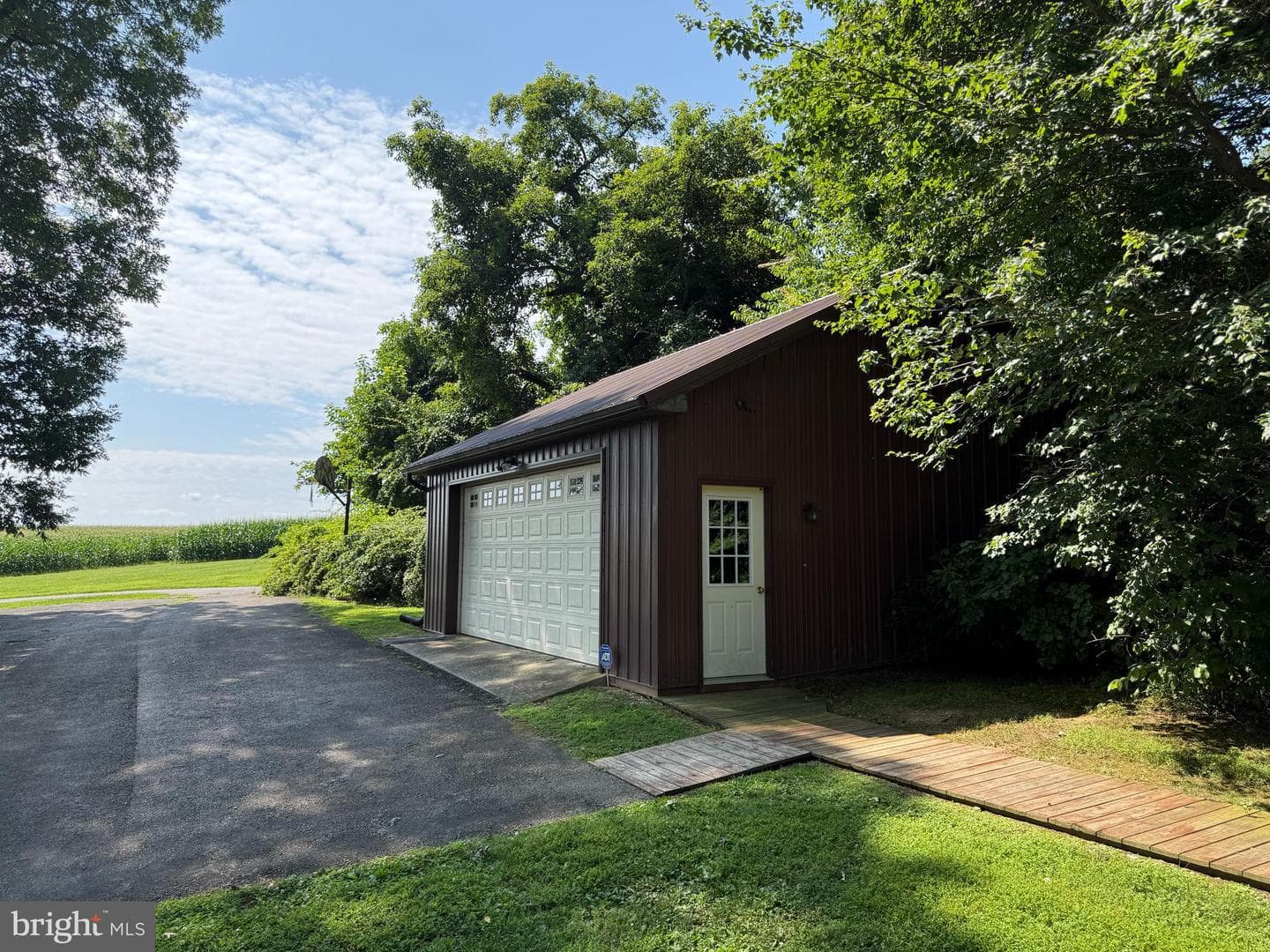 946 Street Road photo 15