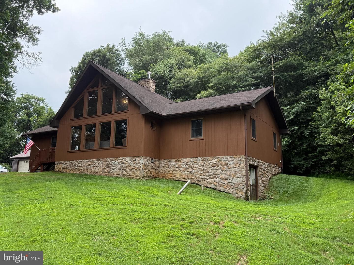 946 Street Road photo 3