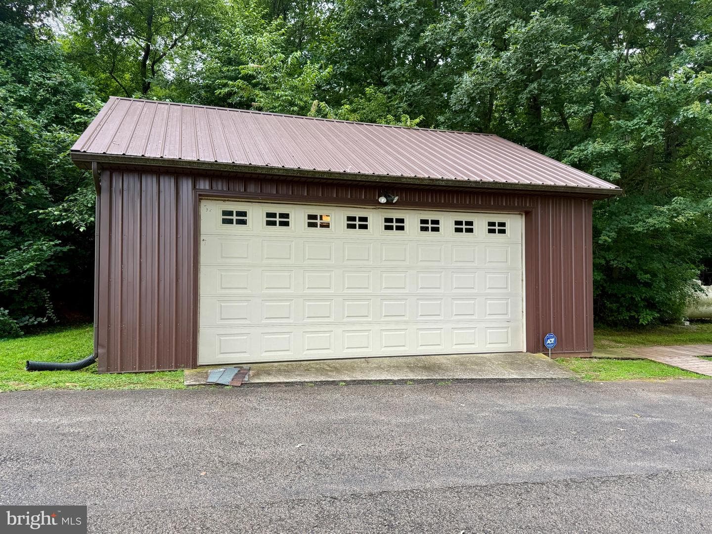 946 Street Road photo 5