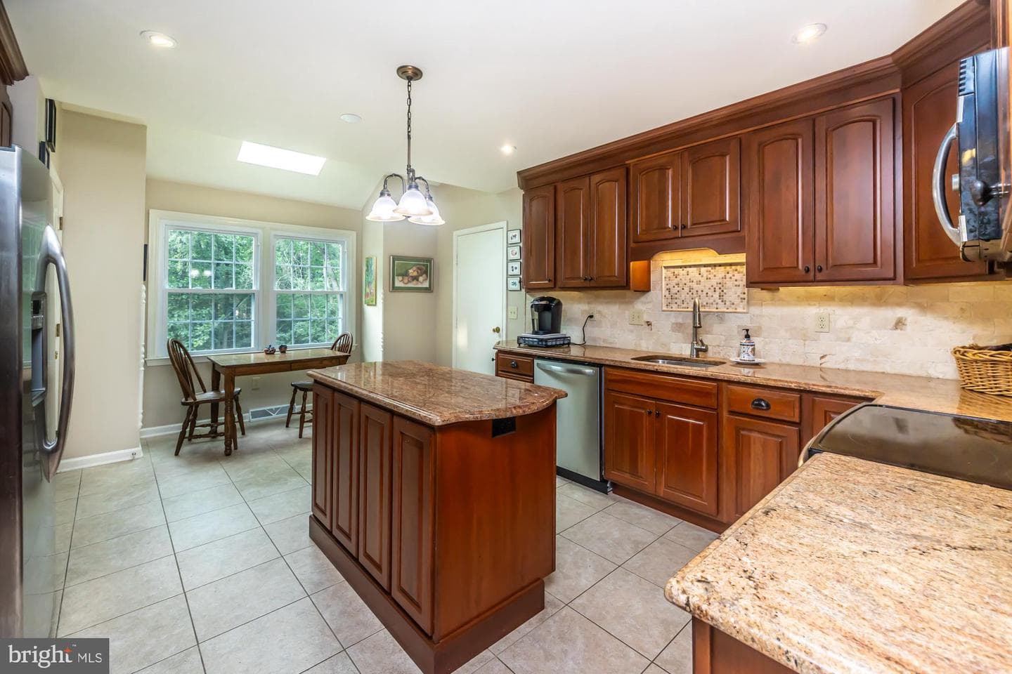 1466 Grove Avenue photo 27