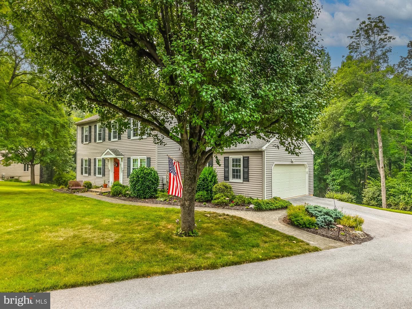1466 Grove Avenue photo 3