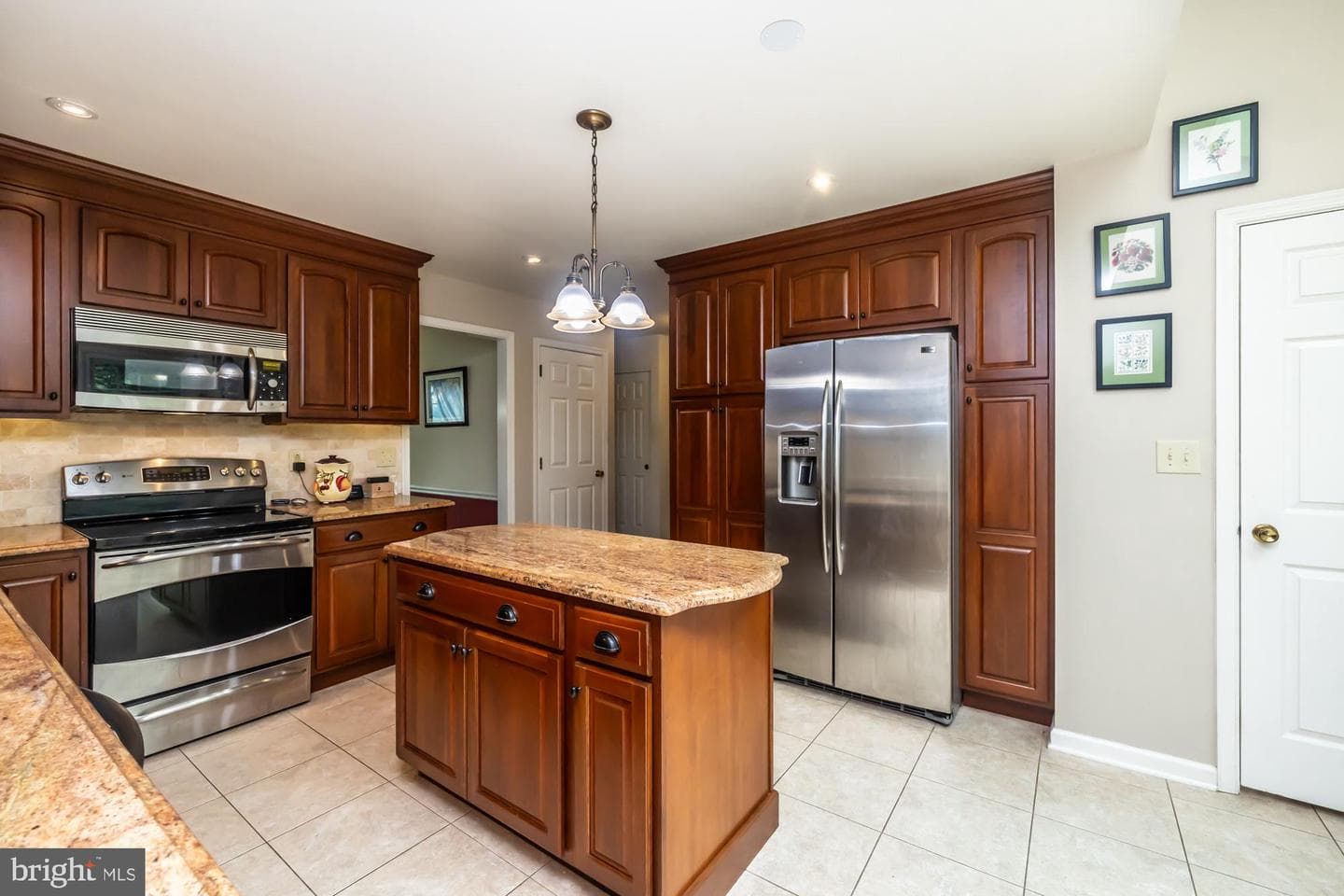1466 Grove Avenue photo 30