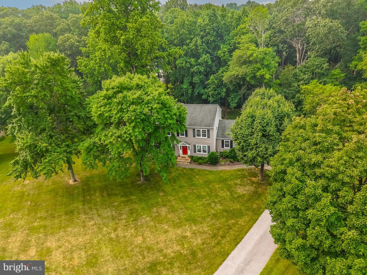 1466 Grove Avenue photo 4