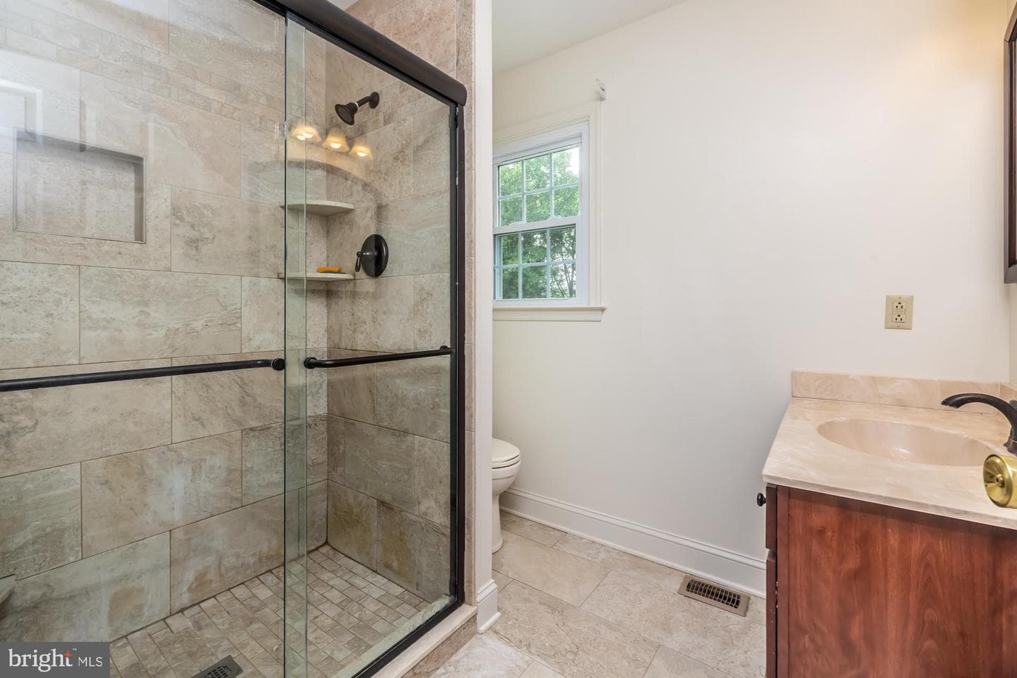 1466 Grove Avenue photo 43