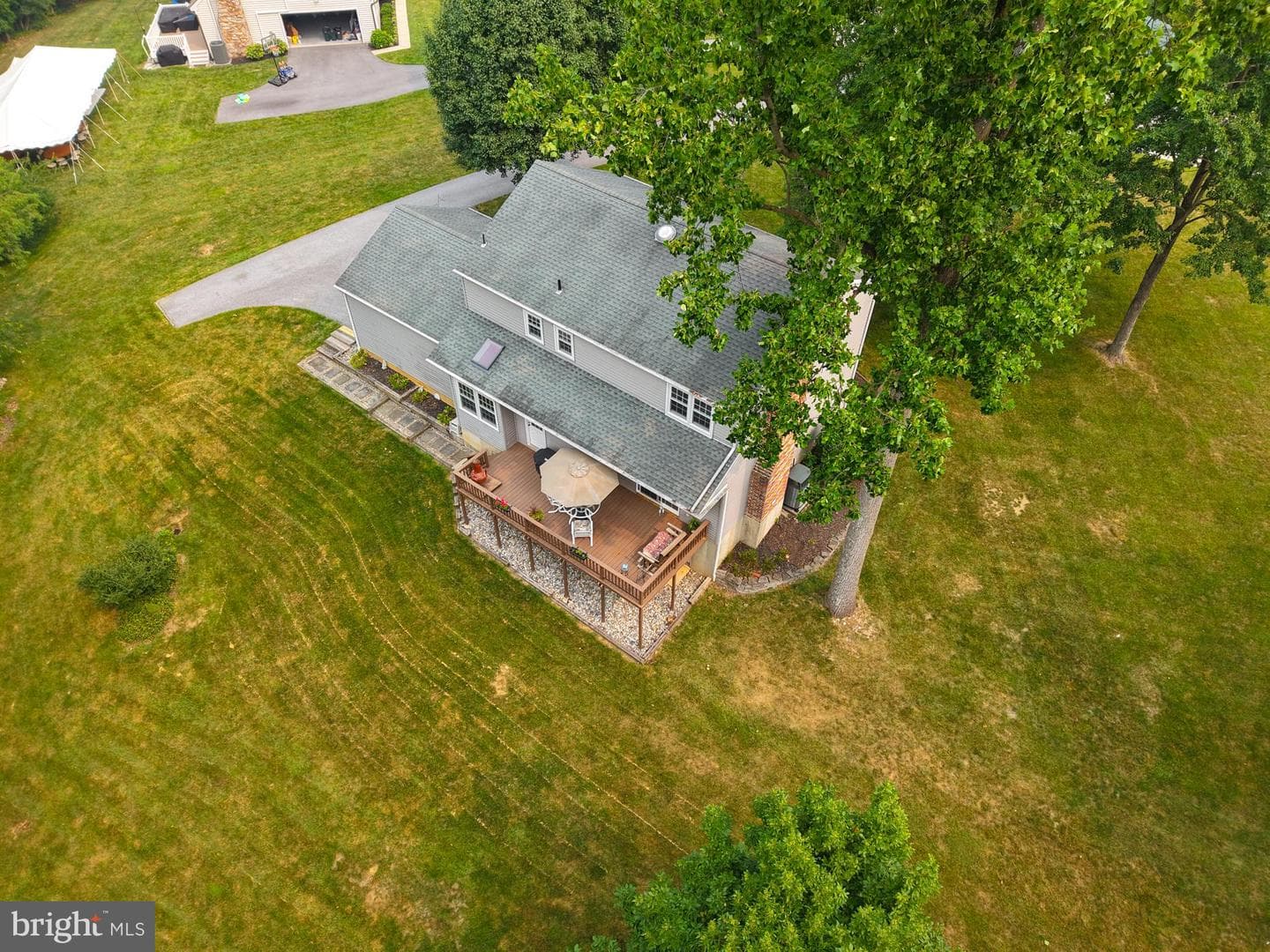 1466 Grove Avenue photo 6