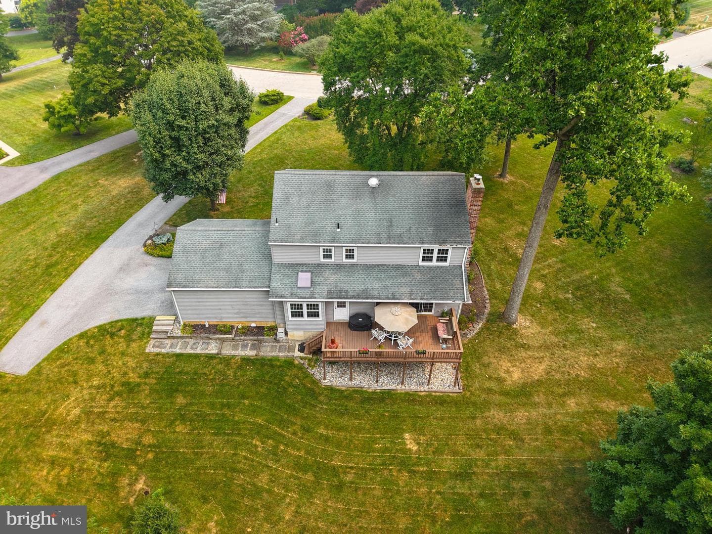 1466 Grove Avenue photo 9