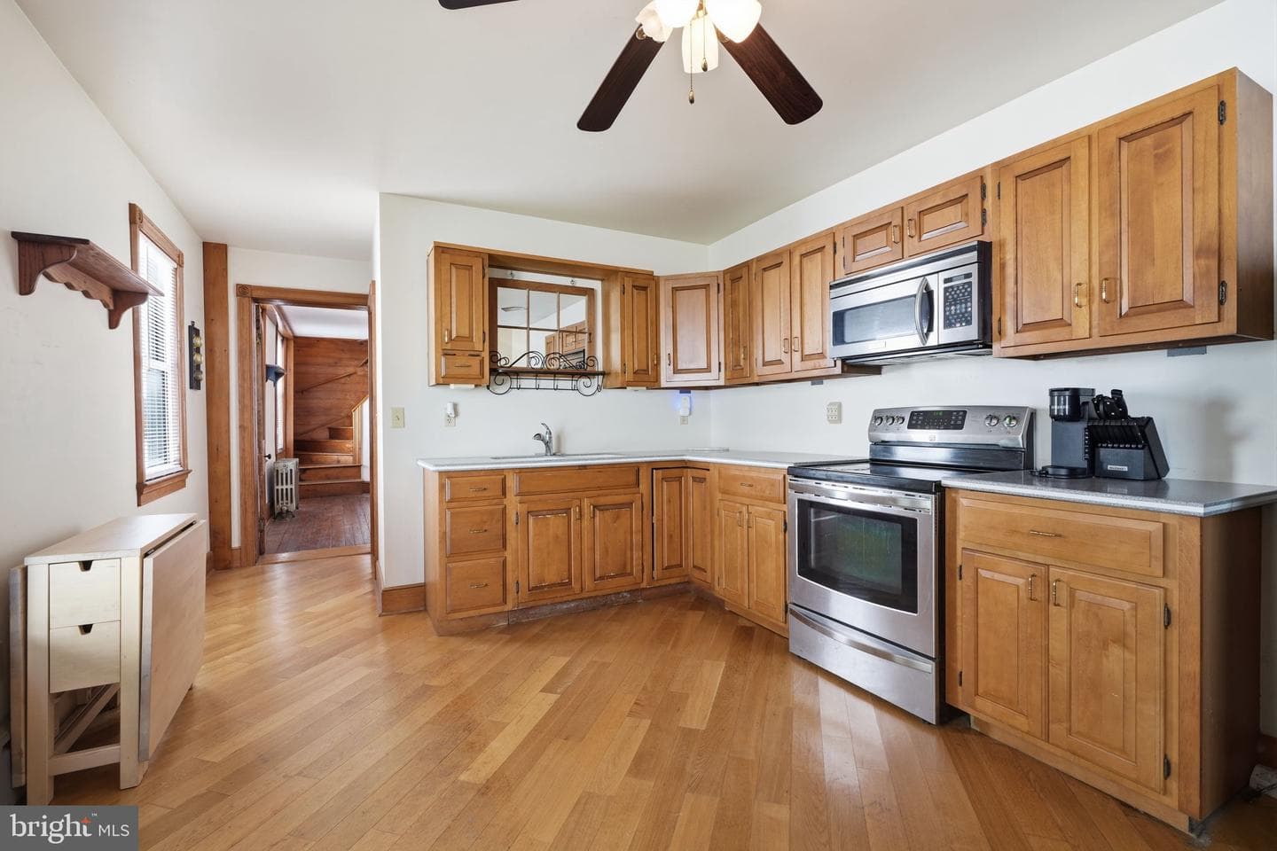 251 E Market St photo 10