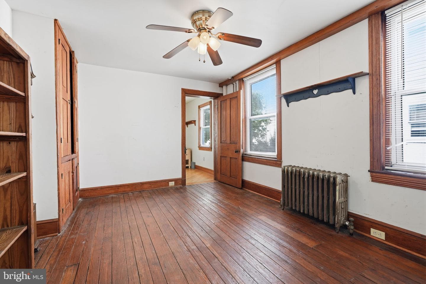 251 E Market St photo 5