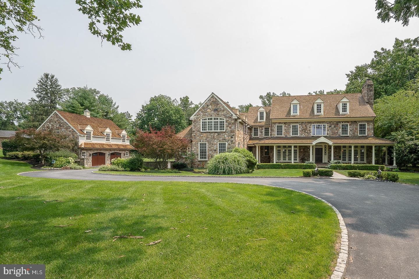 2048 Buttonwood Road photo 1