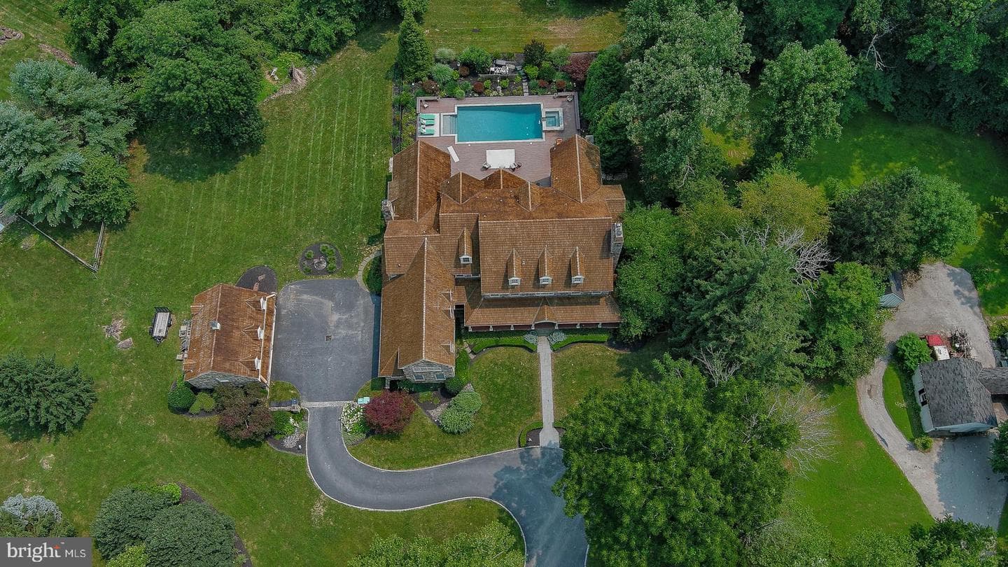 2048 Buttonwood Road photo 2