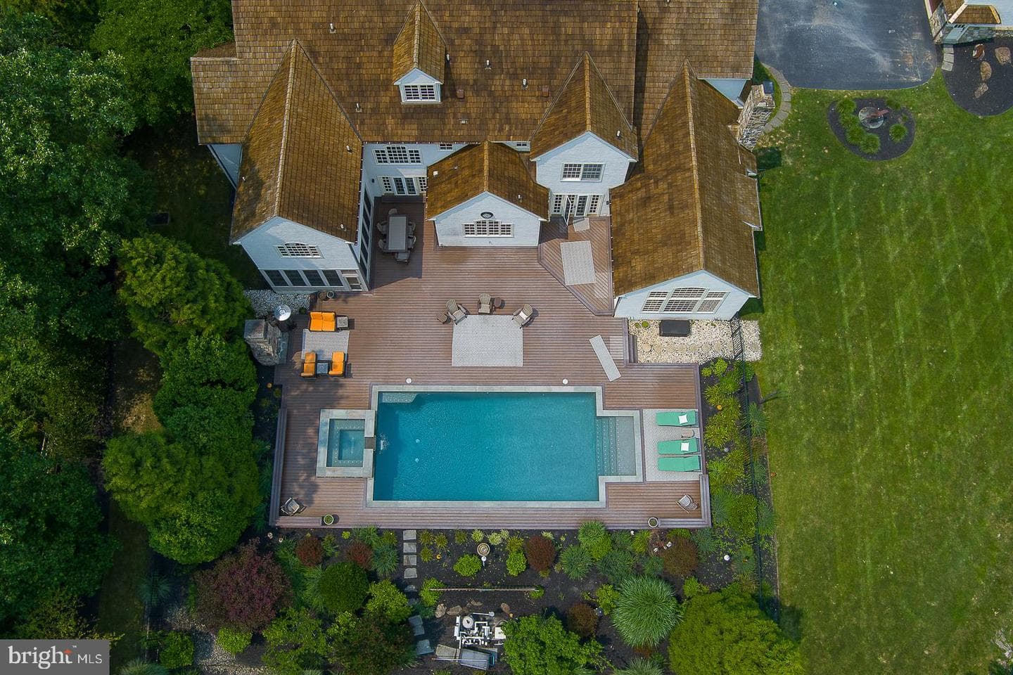 2048 Buttonwood Road photo 3