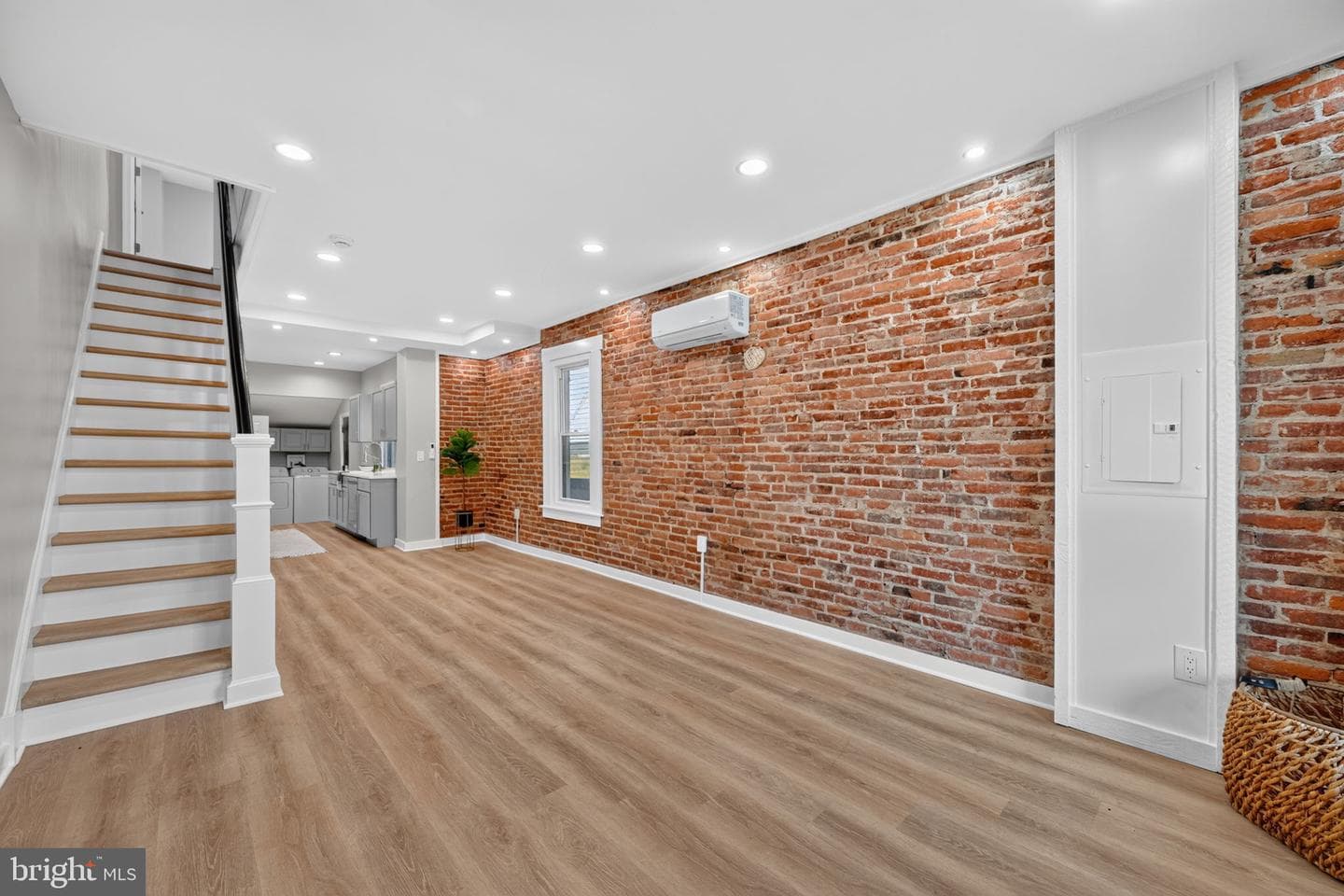 123 Jefferson Avenue photo 6