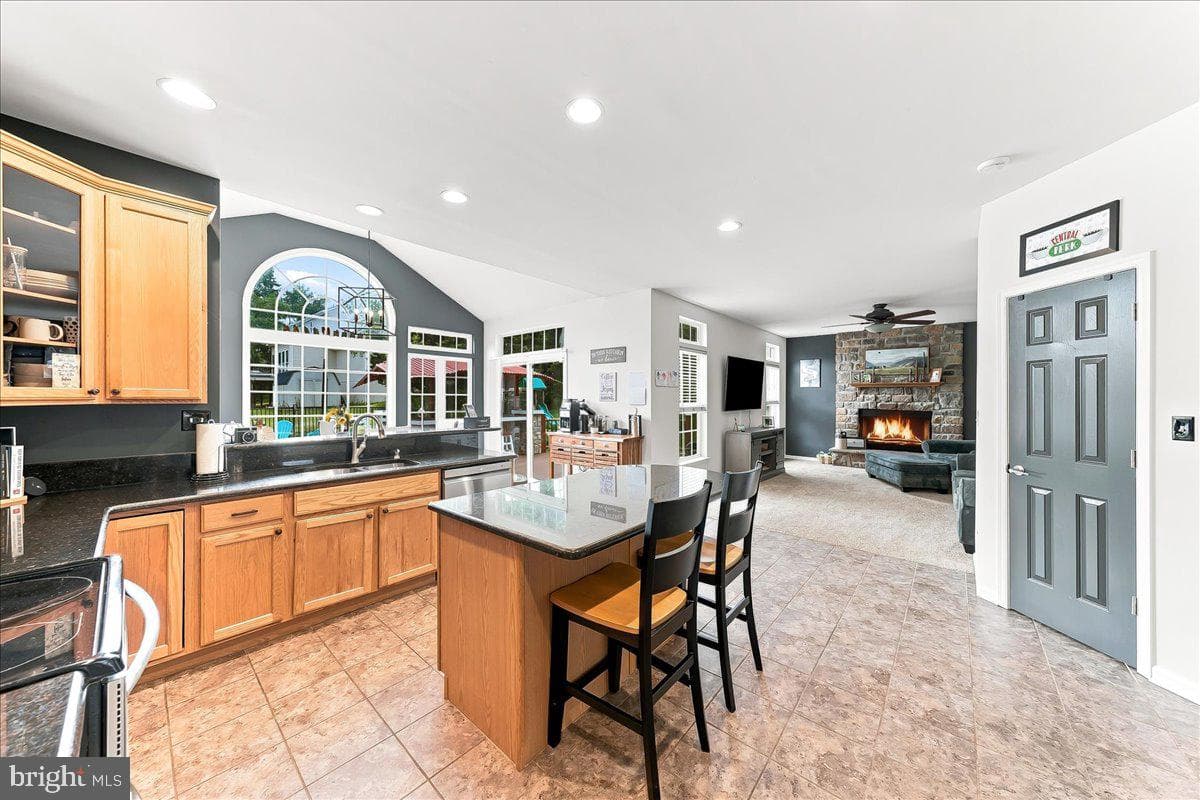 40 Caversham Drive photo 11