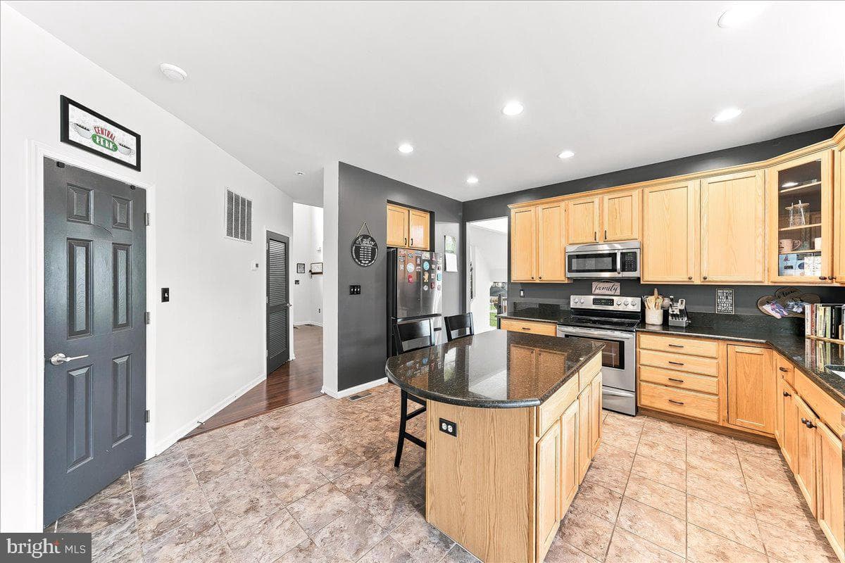 40 Caversham Drive photo 13