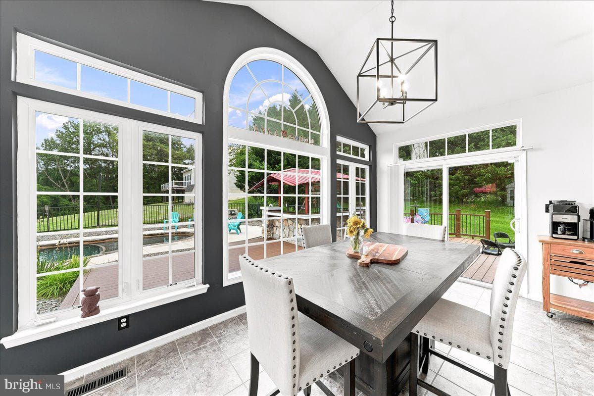 40 Caversham Drive photo 16