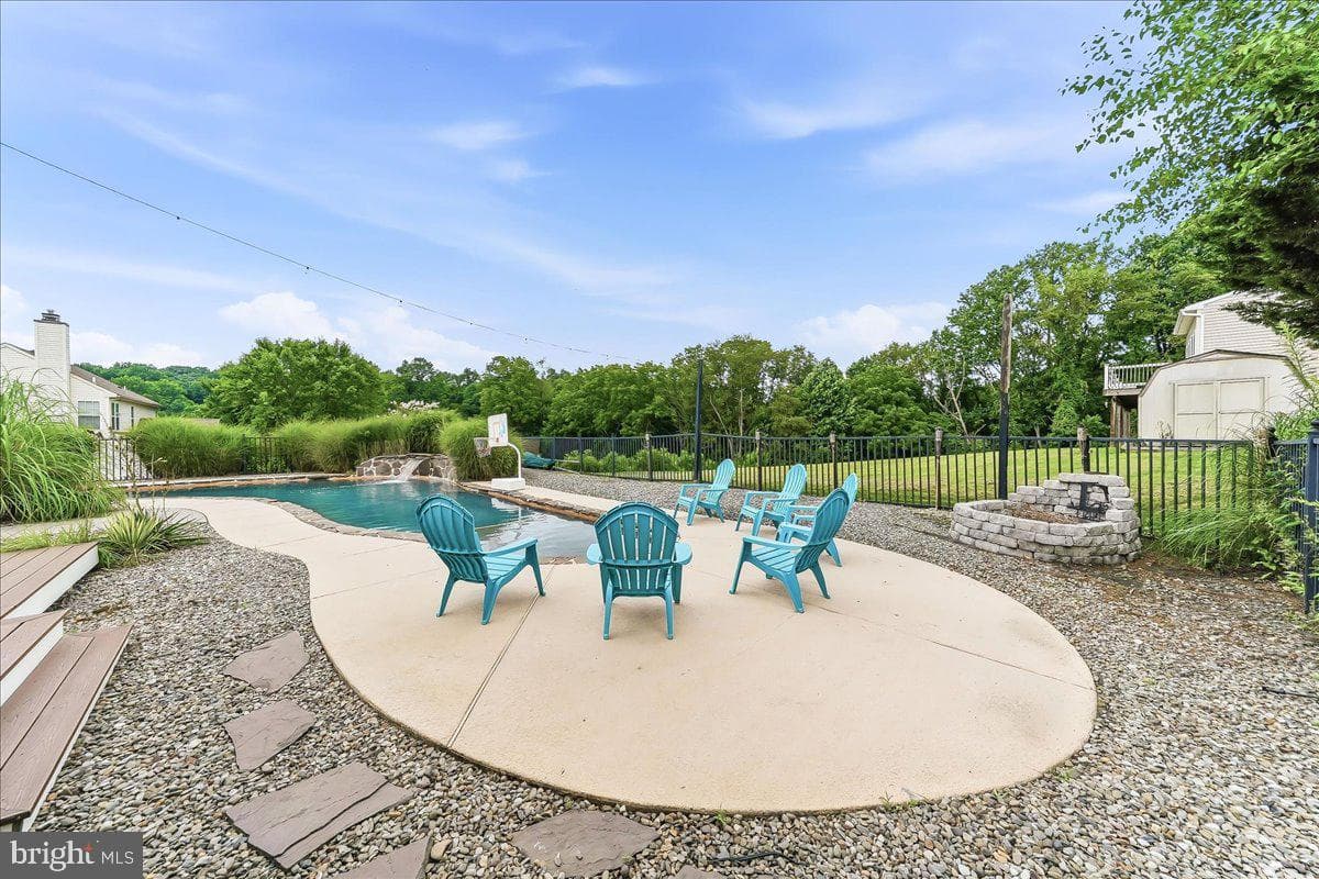 40 Caversham Drive photo 38
