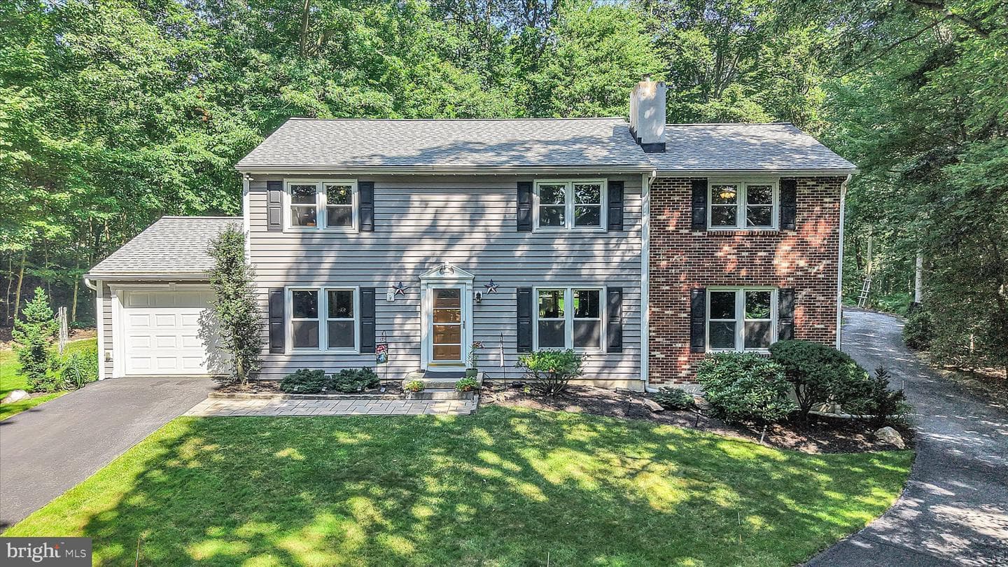 1392 Reservoir Road photo 2