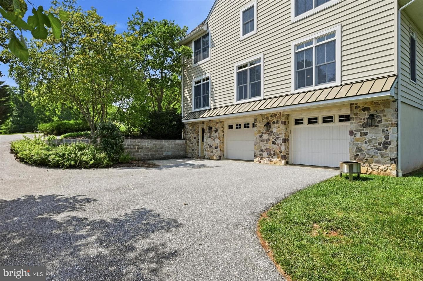 1690 S Glenside Road photo 42