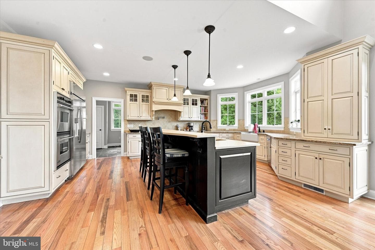 1690 S Glenside Road photo 5