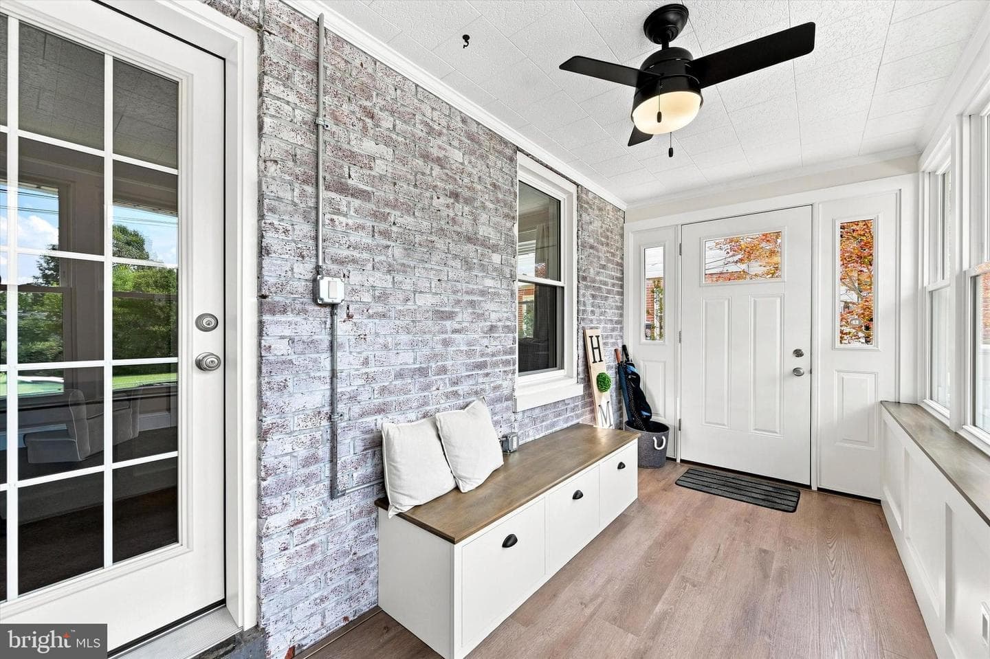 302 William Street photo 3