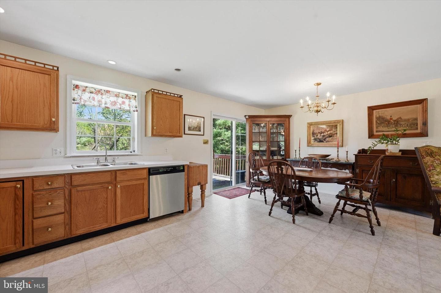 2265 Strasburg Road photo 5