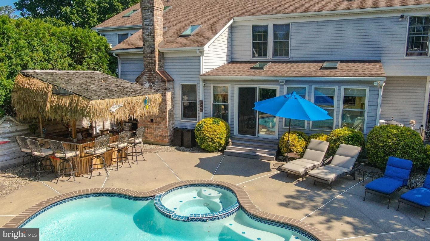 1 Balmoral Drive photo 13
