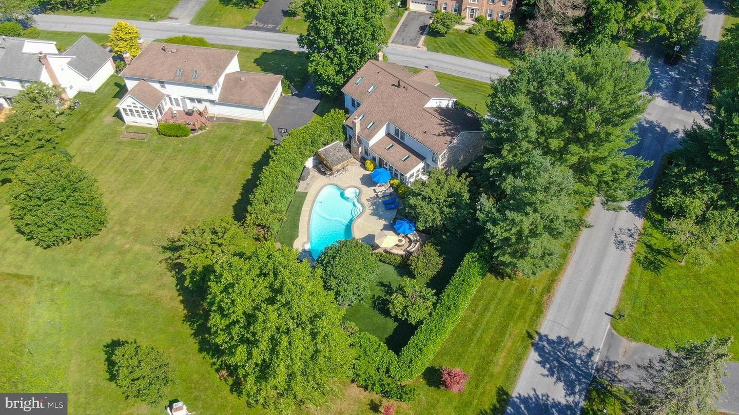 1 Balmoral Drive photo 15