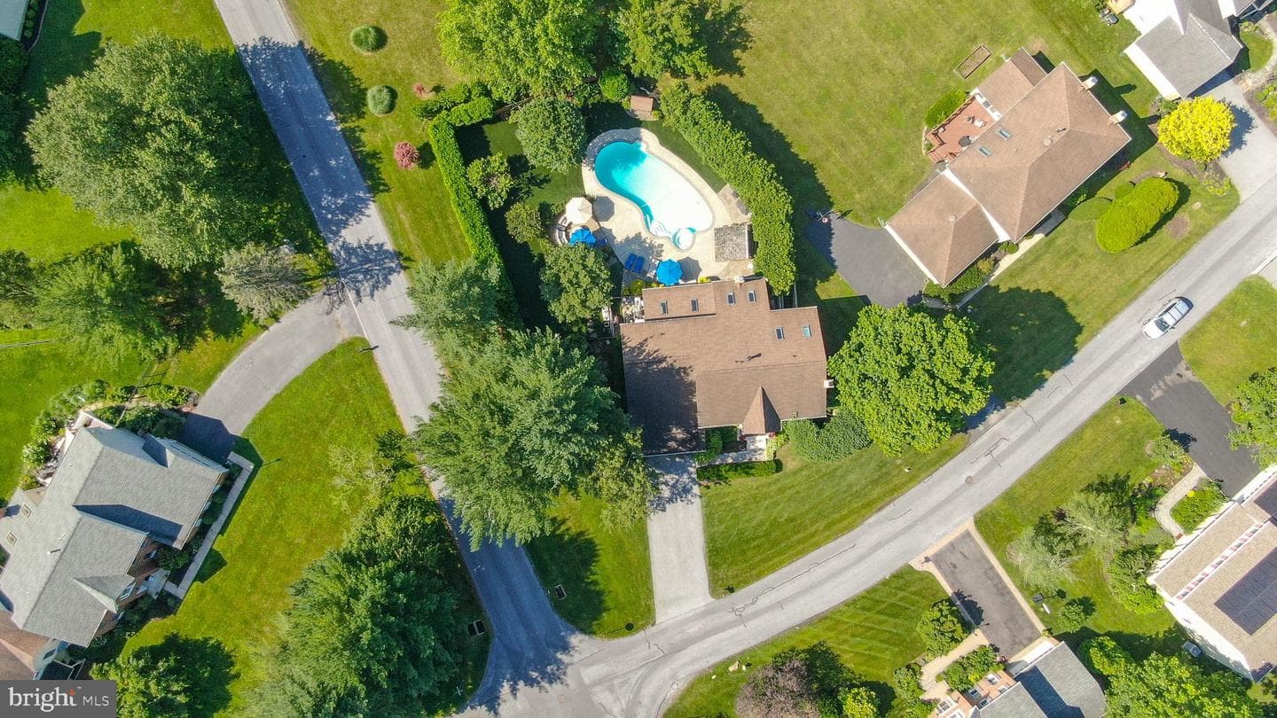 1 Balmoral Drive photo 19