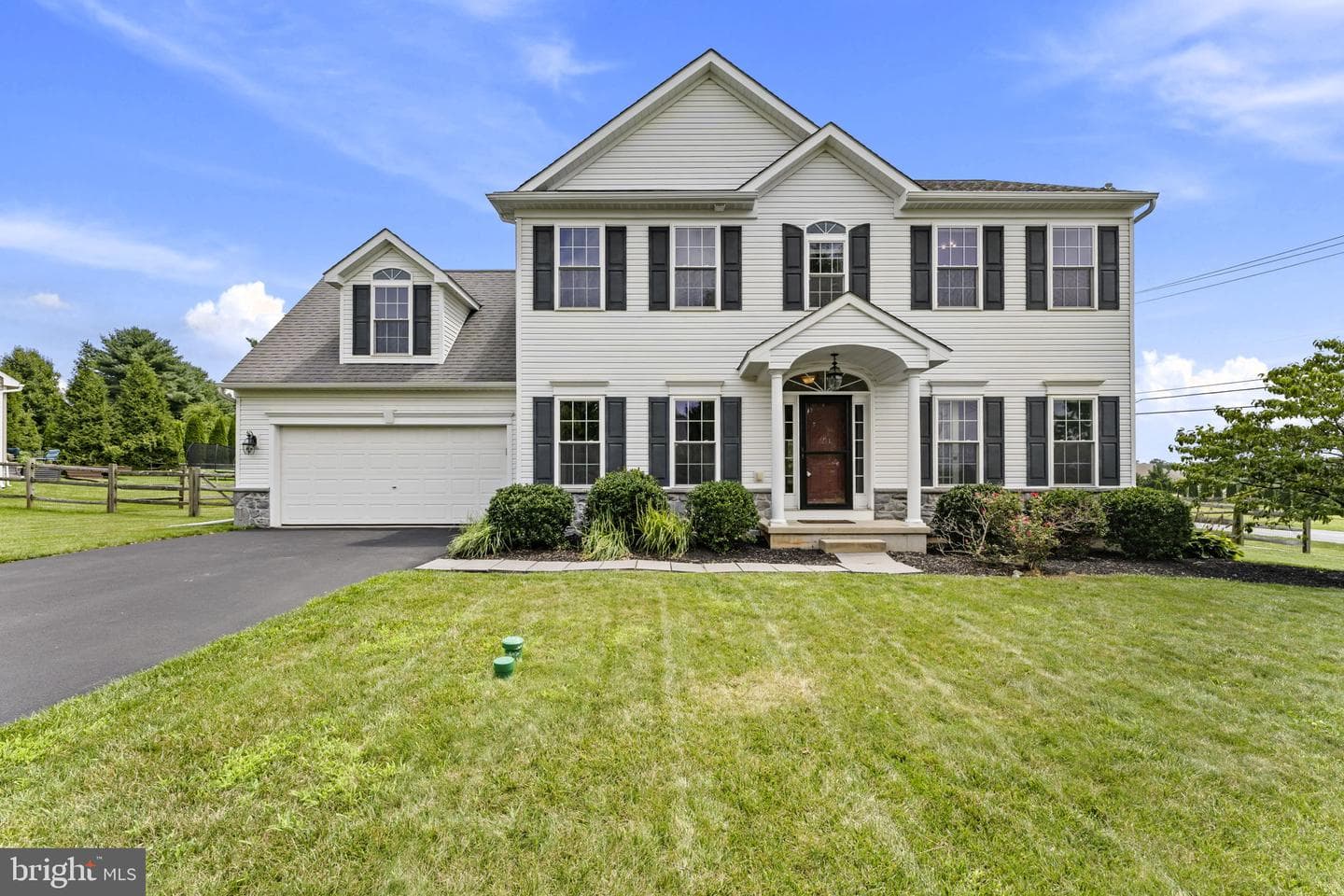 302 Redbud Drive photo 1