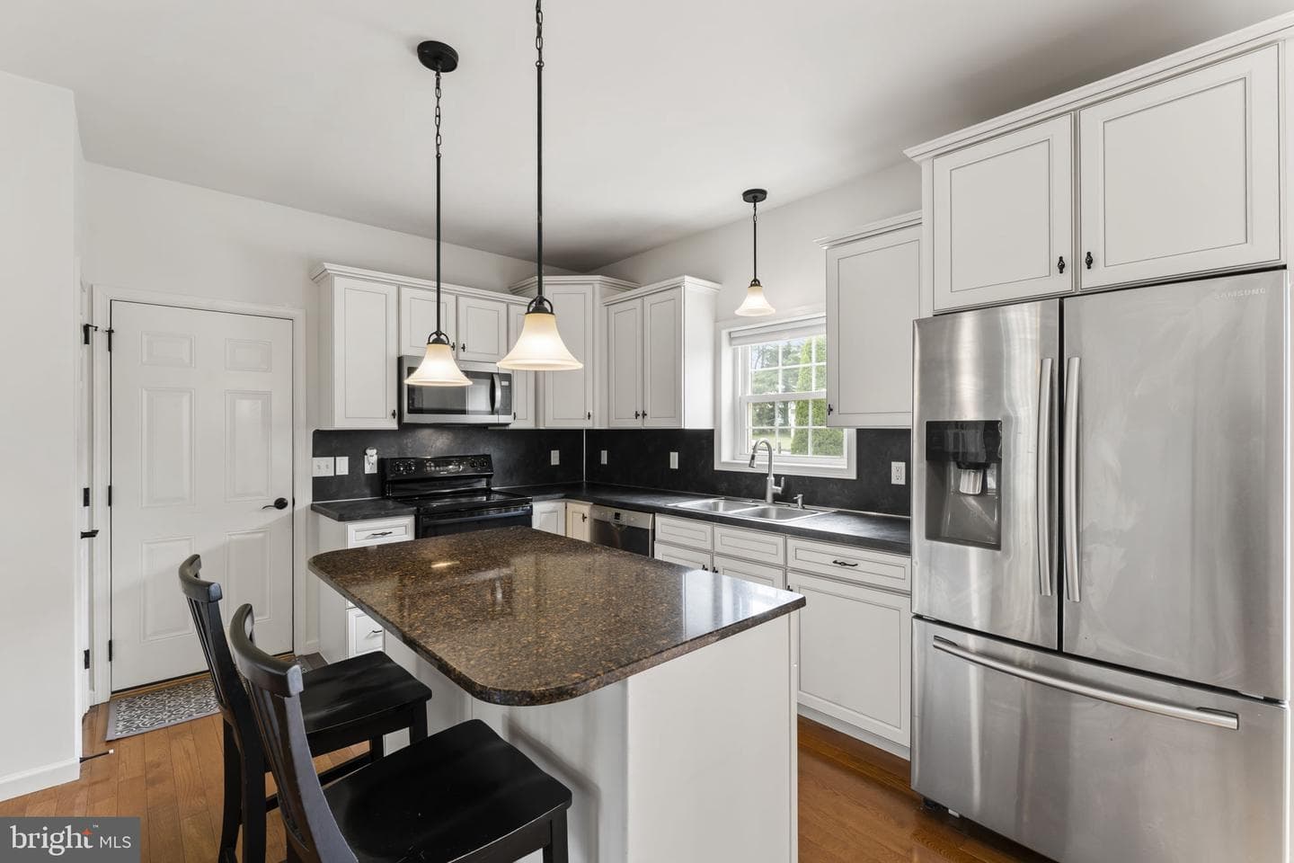 302 Redbud Drive photo 9