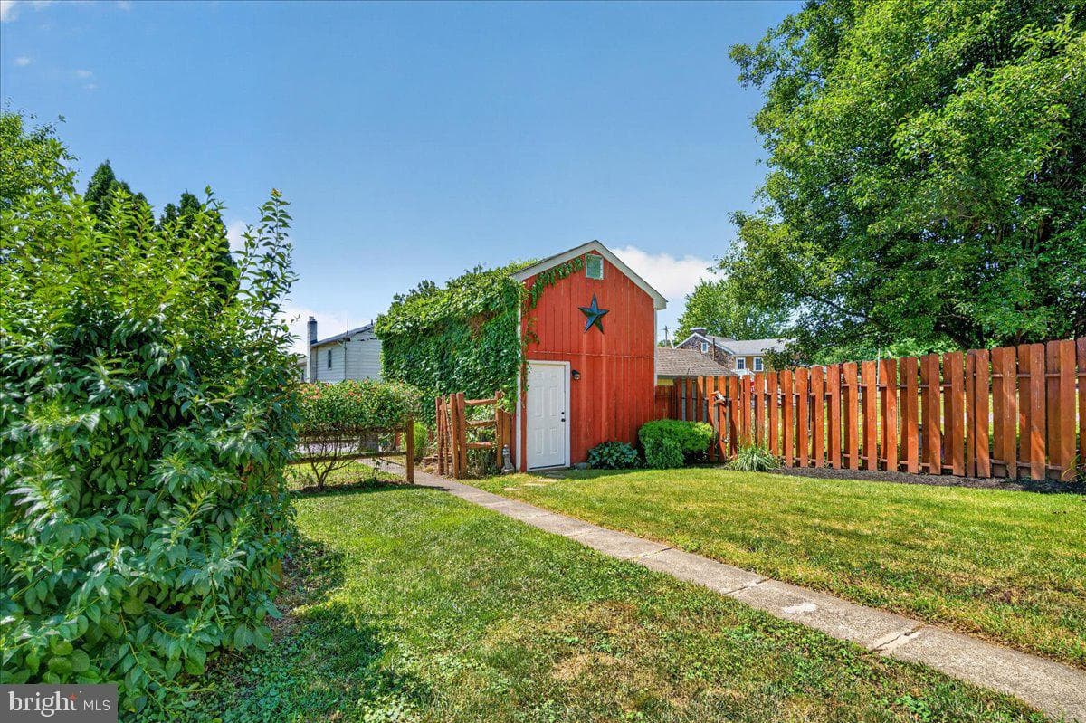 440 Queen Street photo 33