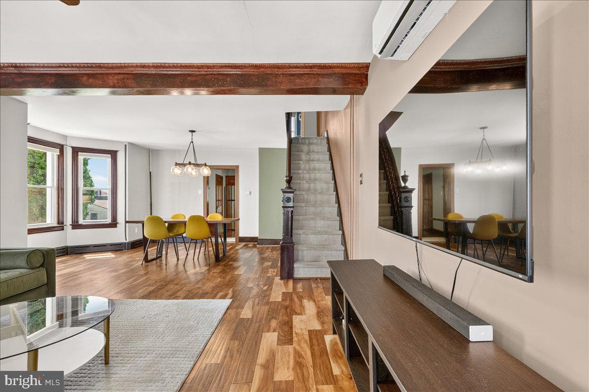 440 Queen Street photo 6