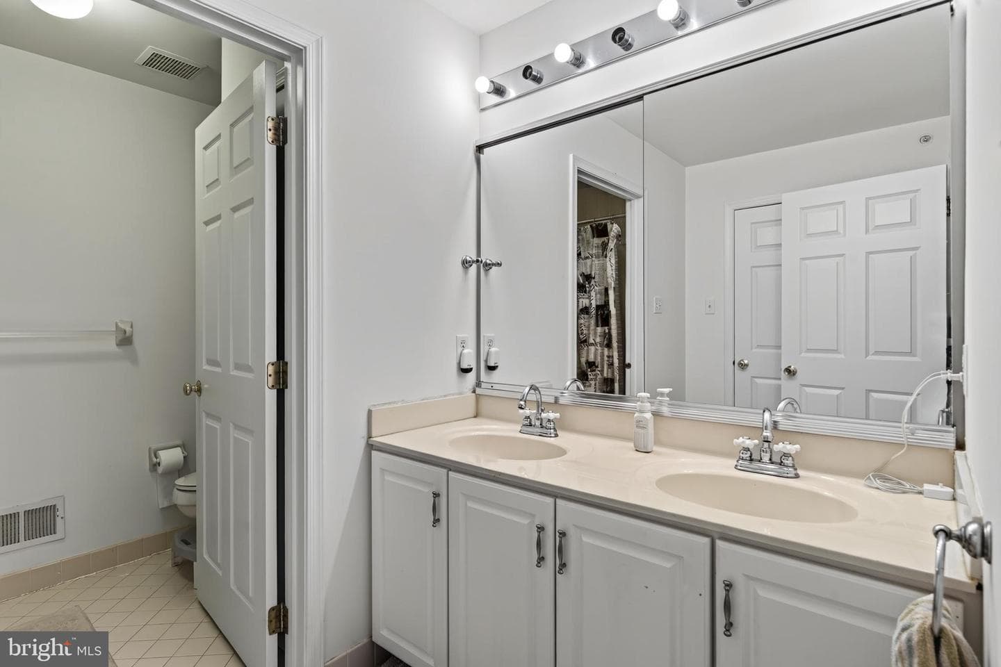 247 Silverbell Court photo 43