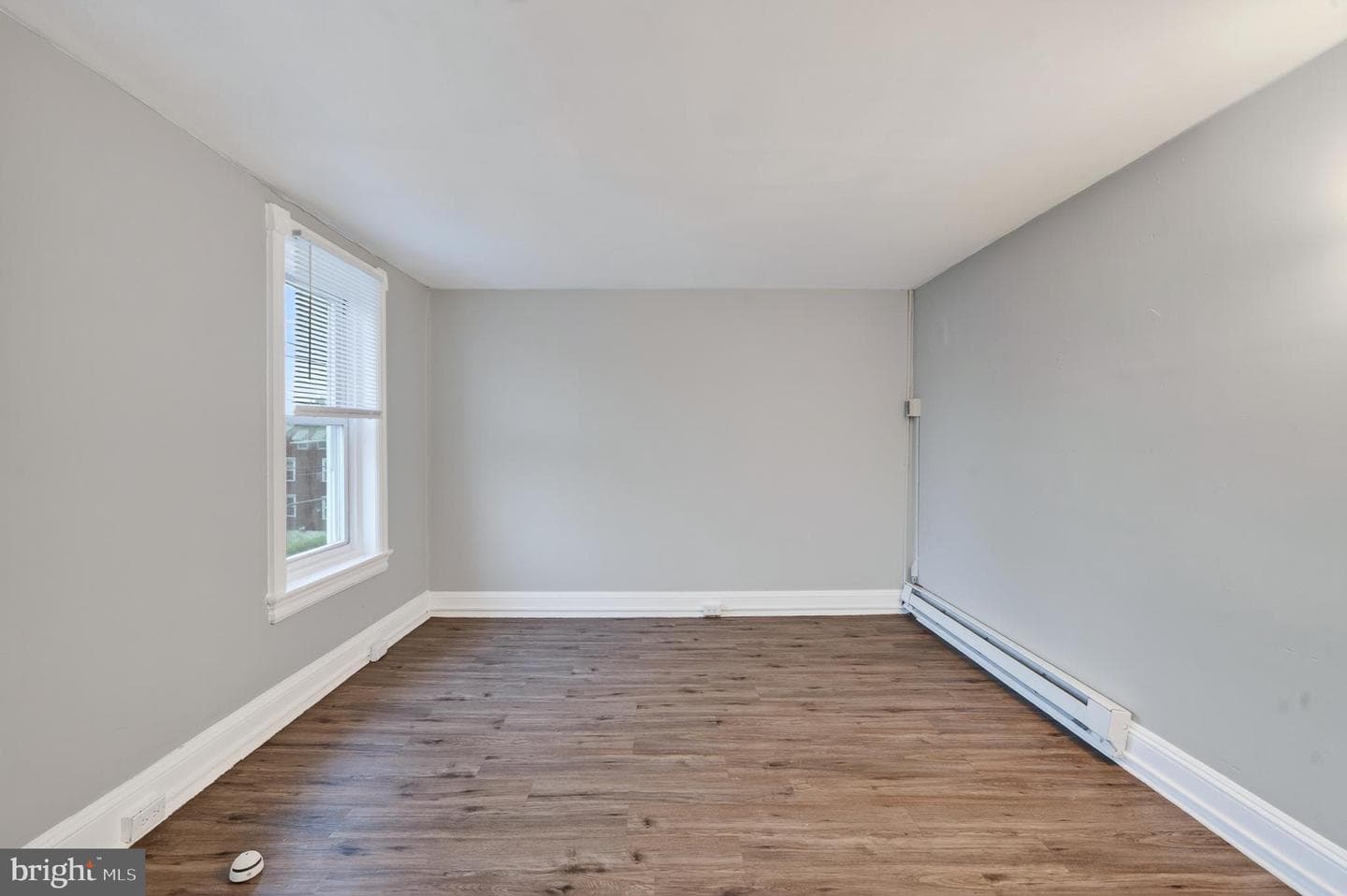 605 Coates Street photo 17