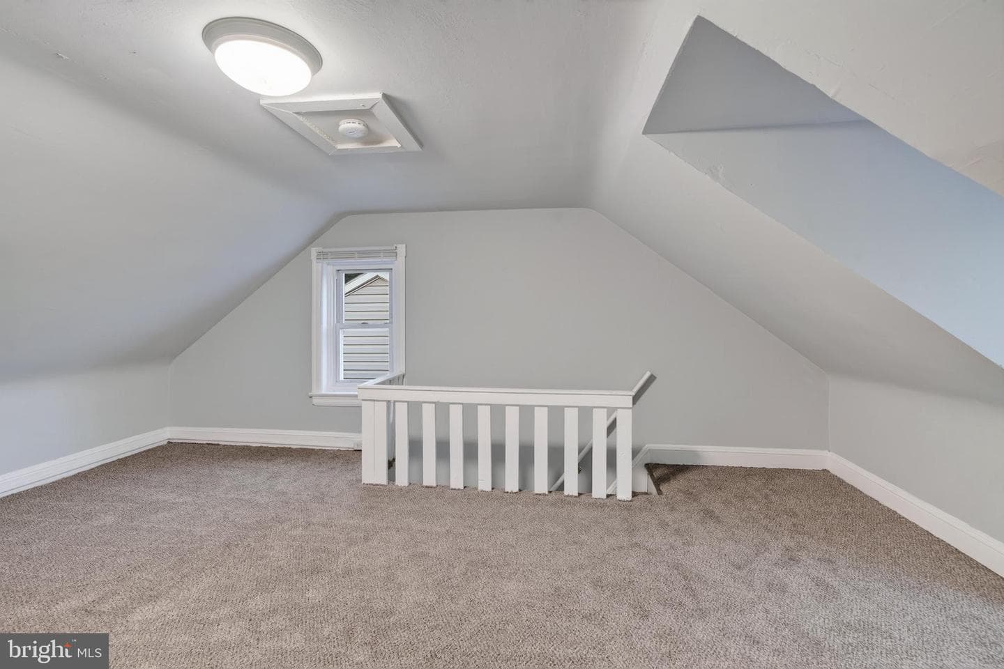605 Coates Street photo 28