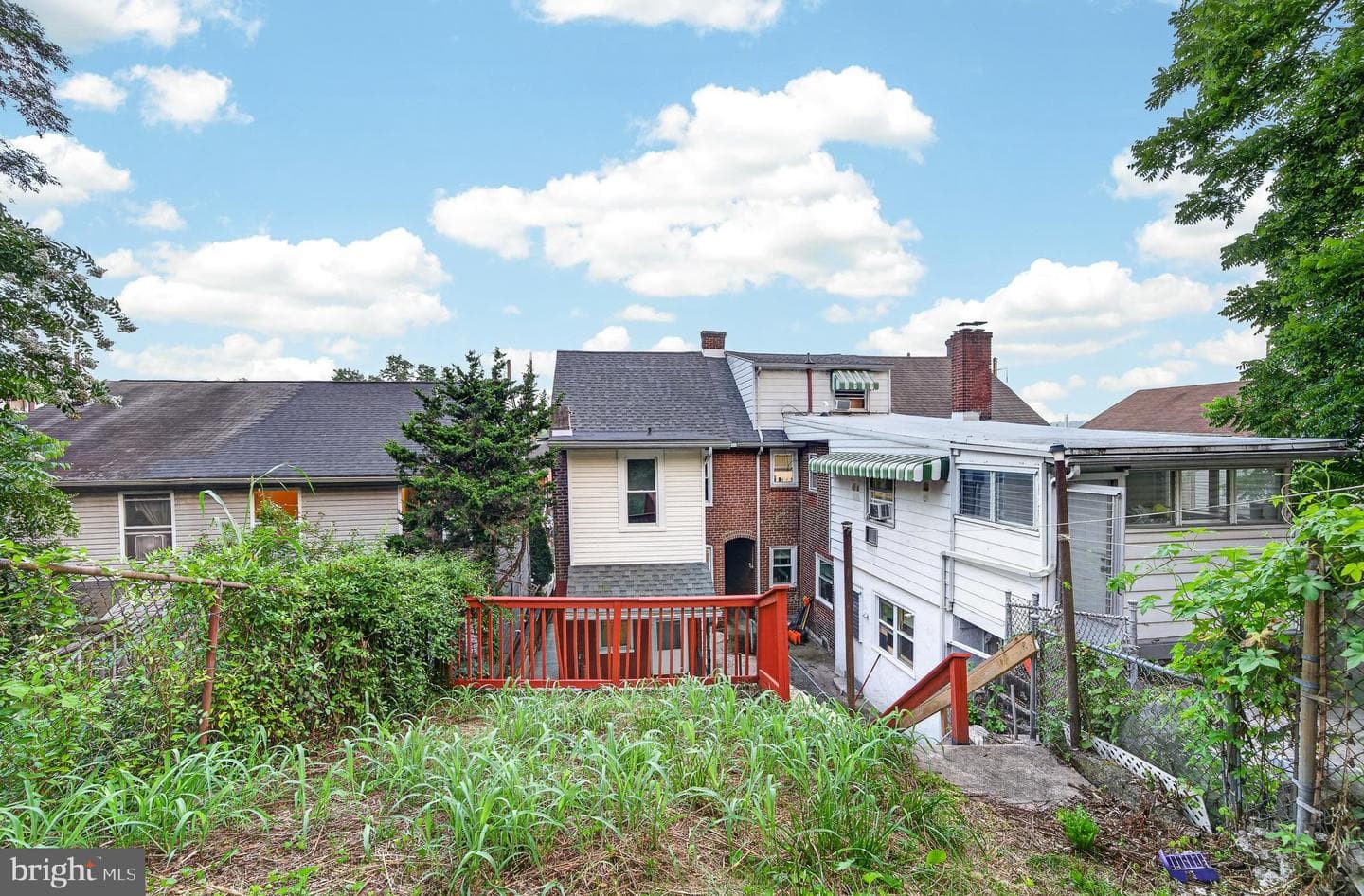 605 Coates Street photo 34