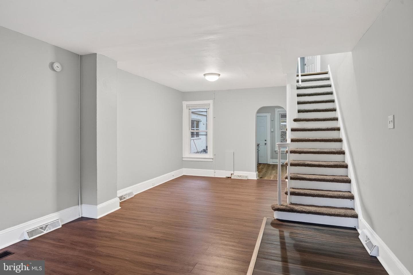 605 Coates Street photo 5