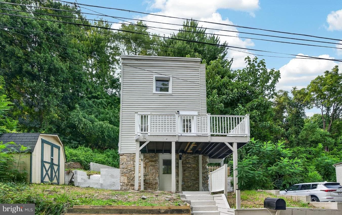 377 Mount Pleasant Street photo 1