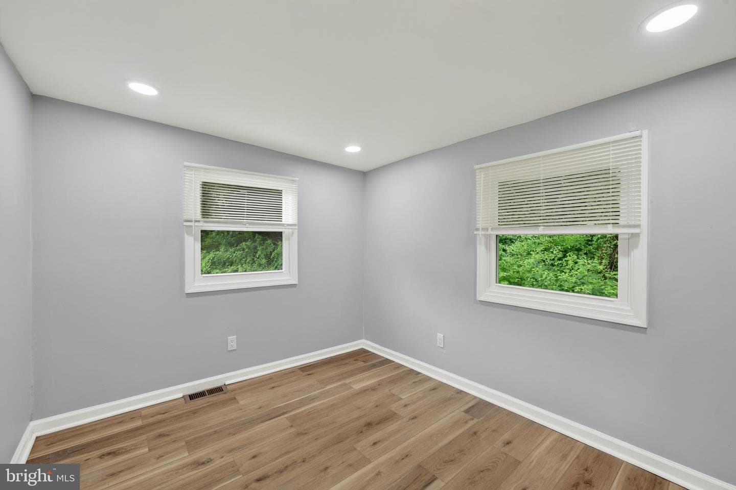 377 Mount Pleasant Street photo 27