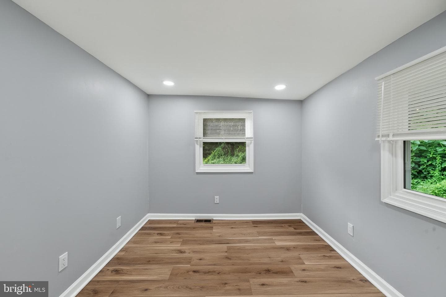 377 Mount Pleasant Street photo 28